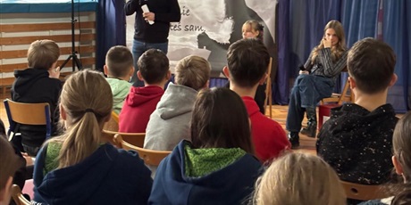 Powiększ grafikę: niewypowiedziane-slowa-nie-jestes-sam-660785.jpg