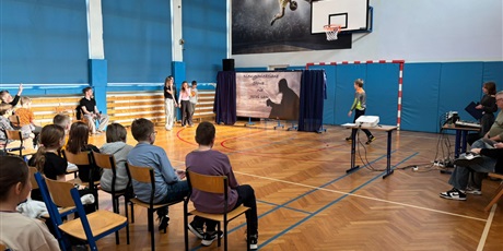 Powiększ grafikę: niewypowiedziane-slowa-nie-jestes-sam-dla-uczniow-klas-1-3-oraz-4-5-679783.jpg