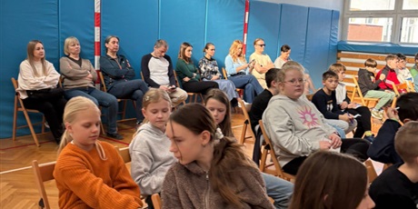 Powiększ grafikę: niewypowiedziane-slowa-nie-jestes-sam-dla-uczniow-klas-1-3-oraz-4-5-679792.jpg