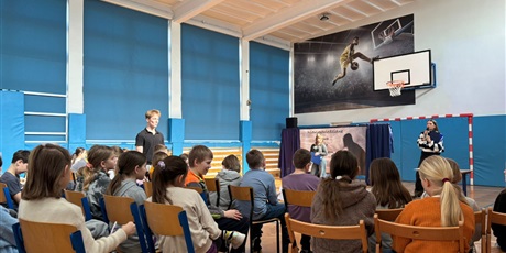 Powiększ grafikę: niewypowiedziane-slowa-nie-jestes-sam-dla-uczniow-klas-1-3-oraz-4-5-679796.jpg