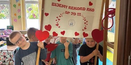Powiększ grafikę: ogolnopolski-dzien-bicia-rekordu-w-pierwszej-pomocy-wosp-647904.jpg