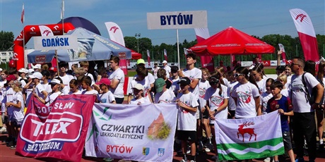 Powiększ grafikę: patryk-piatym-zawodnikiem-w-polsce-na-300-m-703102.jpg