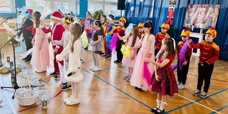 Powiększ grafikę: przedstawienia-swiateczno-noworoczne-667688.jpg