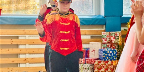 Powiększ grafikę: przedstawienia-swiateczno-noworoczne-667689.jpg