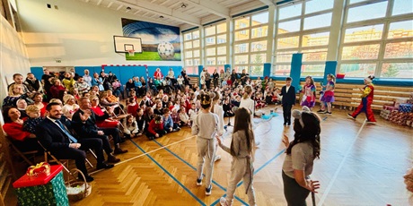 Powiększ grafikę: przedstawienia-swiateczno-noworoczne-667696.jpg