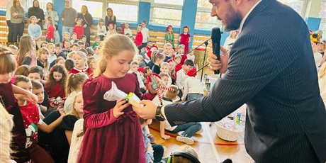 Powiększ grafikę: przedstawienia-swiateczno-noworoczne-667702.jpg