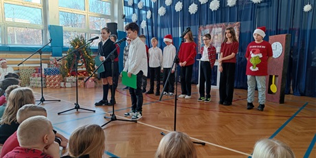 Powiększ grafikę: przedstawienia-swiateczno-noworoczne-667704.jpg