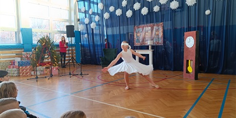 Powiększ grafikę: przedstawienia-swiateczno-noworoczne-667712.jpg