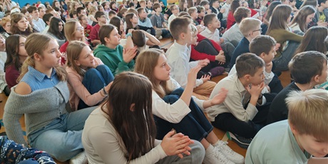 Powiększ grafikę: przedstawienia-swiateczno-noworoczne-667719.jpg