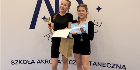 Powiększ grafikę: sukces-hani-w-mistrzostwach-acrodance-683606.jpg