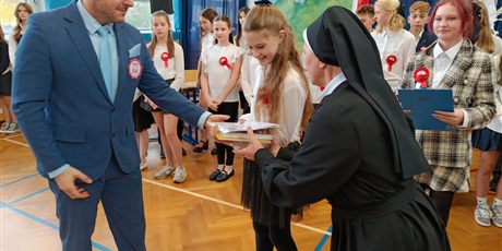 Powiększ grafikę: sukcesy-w-wojewodzkim-konkursie-jan-pawel-ii-wielkie-tematy-653435.jpg