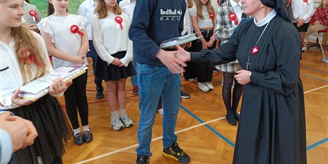 Powiększ grafikę: sukcesy-w-wojewodzkim-konkursie-jan-pawel-ii-wielkie-tematy-653436.jpg