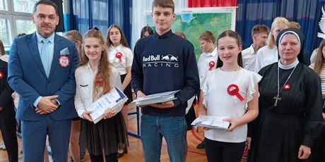 Sukcesy w wojewódzkim konkursie "Święty Jan Paweł II - Wielkie Tematy"
