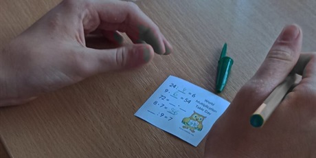 Powiększ grafikę: test-z-tabliczki-mnozenia-659000.jpg