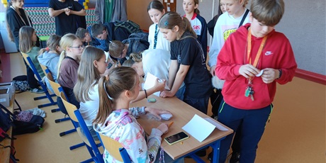 Powiększ grafikę: test-z-tabliczki-mnozenia-659010.jpg