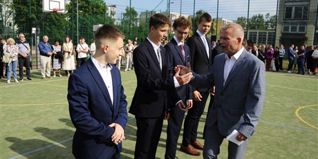 Powiększ grafikę: to-byl-bal-627004.jpg
