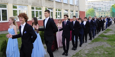 Powiększ grafikę: to-byl-bal-627013.jpg