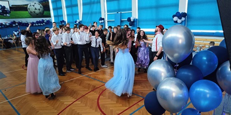 Powiększ grafikę: to-byl-bal-627042.jpg