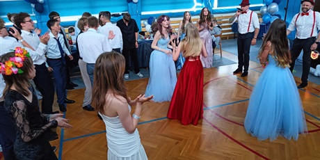 Powiększ grafikę: to-byl-bal-627043.jpg