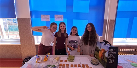 Powiększ grafikę: tydzien-zdrowia-w-klasach-4-8-smak-ruch-i-dobre-nawyki-na-cale-zycie-690330.jpg