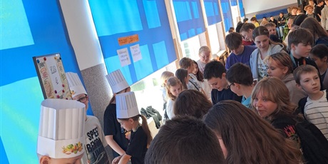 Powiększ grafikę: tydzien-zdrowia-w-klasach-4-8-smak-ruch-i-dobre-nawyki-na-cale-zycie-690336.jpg