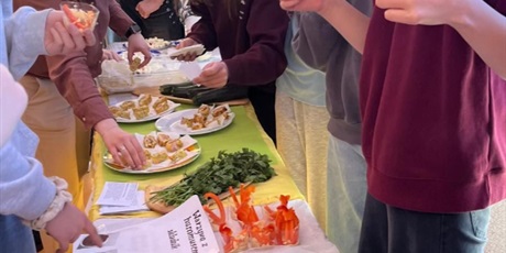 Powiększ grafikę: tydzien-zdrowia-w-klasach-4-8-smak-ruch-i-dobre-nawyki-na-cale-zycie-690345.jpg