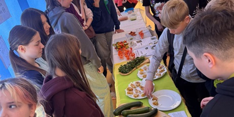 Powiększ grafikę: tydzien-zdrowia-w-klasach-4-8-smak-ruch-i-dobre-nawyki-na-cale-zycie-690350.jpg