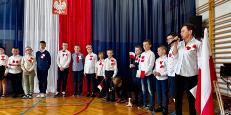 Powiększ grafikę: uroczyste-apele-612017.jpg