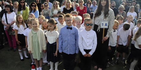 Powiększ grafikę: uroczyste-rozpoczecie-roku-szkolnego-636275.jpg