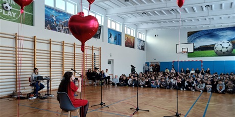 Powiększ grafikę: walentynkowy-koncert-675724.jpg