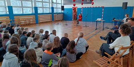 Powiększ grafikę: walentynkowy-koncert-675726.jpg