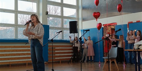 Powiększ grafikę: walentynkowy-koncert-675734.jpg