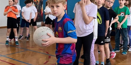 Powiększ grafikę: wiosenny-turniej-sportowy-klas-0-3-690361.jpg