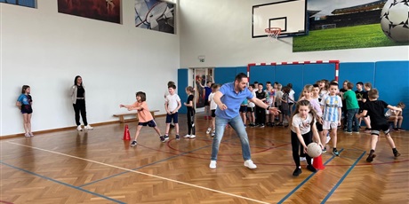 Powiększ grafikę: wiosenny-turniej-sportowy-klas-0-3-690380.jpg