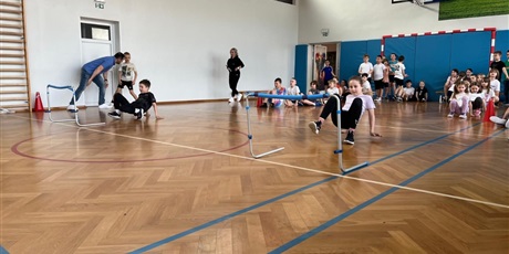 Powiększ grafikę: wiosenny-turniej-sportowy-klas-0-3-690383.jpg