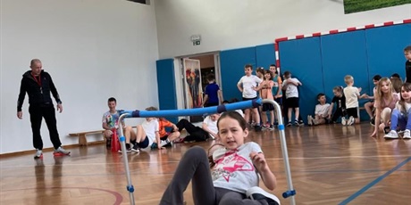 Powiększ grafikę: wiosenny-turniej-sportowy-klas-0-3-690388.jpg