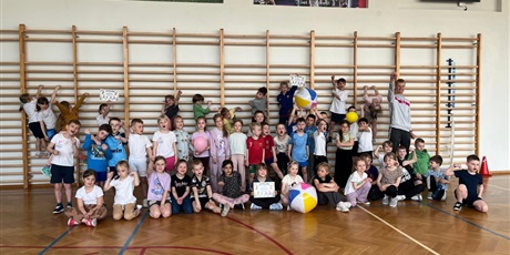 Powiększ grafikę: wiosenny-turniej-sportowy-klas-0-3-690392.jpg