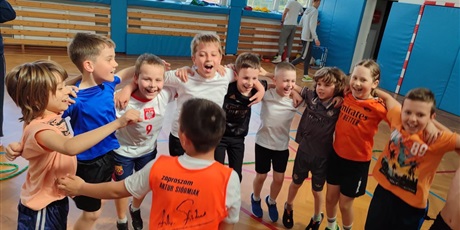 Powiększ grafikę: wiosenny-turniej-sportowy-klas-0-3-690396.jpg