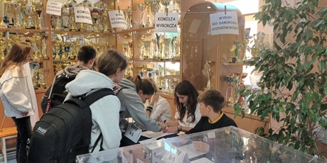 Powiększ grafikę: wybory-do-samorzadu-uczniowskiego-640550.jpg