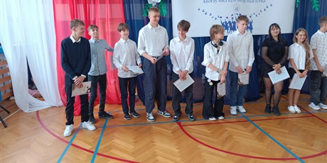 Powiększ grafikę: zakonczenie-roku-szkolnego-klas-4-7-630807.jpg