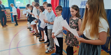 Powiększ grafikę: zakonczenie-roku-szkolnego-klas-4-7-630846.jpg