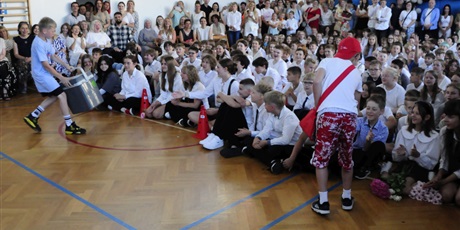 Powiększ grafikę: zakonczenie-roku-szkolnego-klas-4-7-706129.jpg
