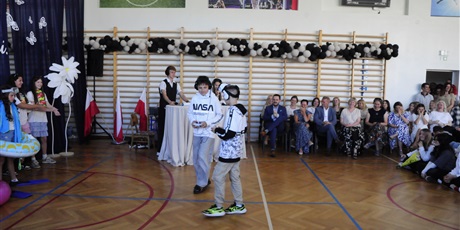 Powiększ grafikę: zakonczenie-roku-szkolnego-klas-4-7-706137.jpg