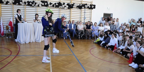 Powiększ grafikę: zakonczenie-roku-szkolnego-klas-4-7-706138.jpg