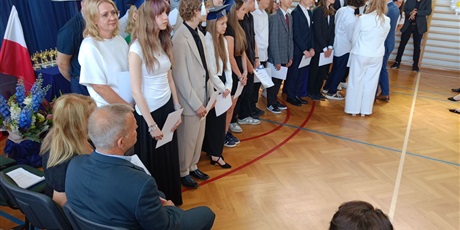 Powiększ grafikę: zakonczenie-roku-szkolnego-klas-osmych-630825.jpg