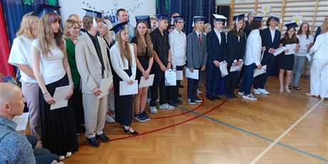 Powiększ grafikę: zakonczenie-roku-szkolnego-klas-osmych-630826.jpg