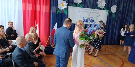 Powiększ grafikę: zakonczenie-roku-szkolnego-klas-osmych-630926.jpg