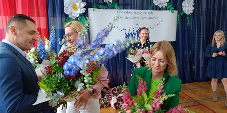 Powiększ grafikę: zakonczenie-roku-szkolnego-klas-osmych-630928.jpg