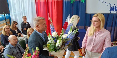 Powiększ grafikę: zakonczenie-roku-szkolnego-klas-osmych-630931.jpg