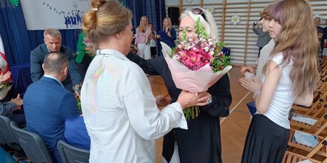 Powiększ grafikę: zakonczenie-roku-szkolnego-klas-osmych-630934.jpg